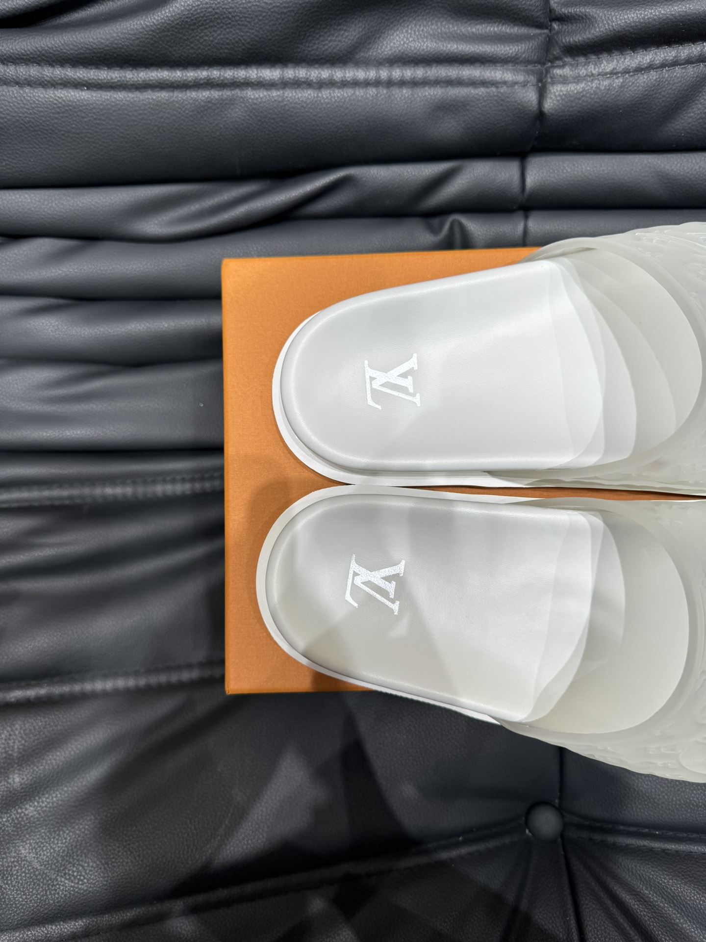 Louis Vuitton Slippers